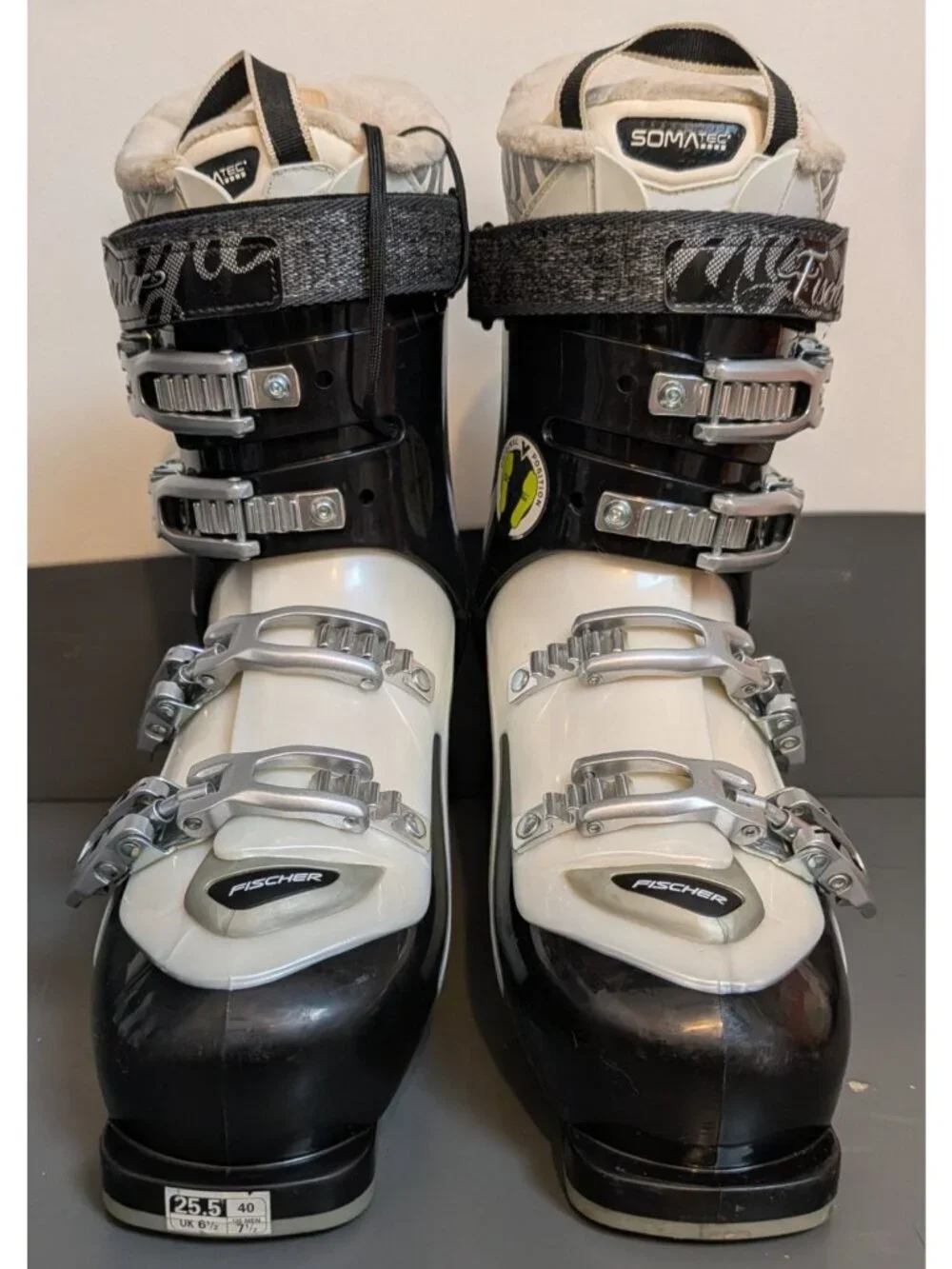Fischer My Style SOMA Tec Ski Boots White Black/Pearl Women Size 25.5 US 8.5